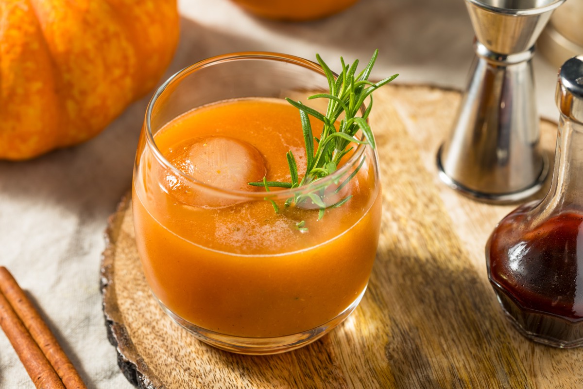 Non-Alcoholic Autumn Spiced Rum Punch